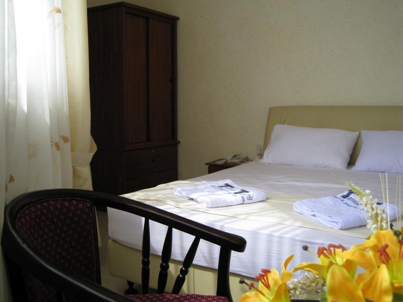 קואלה טרנגאנו Hotel Teratai Tenang מראה חיצוני תמונה
