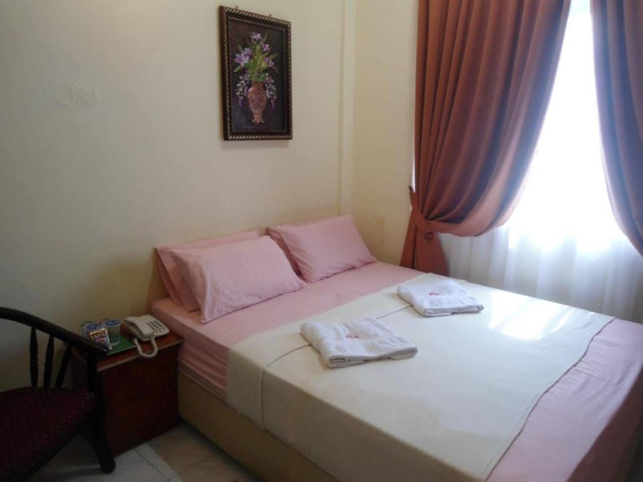 קואלה טרנגאנו Hotel Teratai Tenang מראה חיצוני תמונה